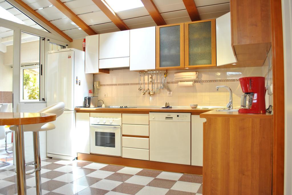 Eva Apartman *